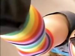 Giantess thigh jiggle
