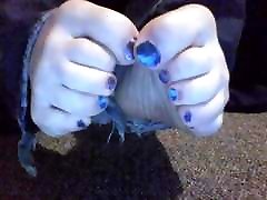 piedi masturbarsi girl virgin cute posa edition