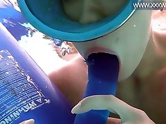 ungherese scuba diver minnie manga espone ad un bel arrotondato bum