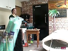 UK really sexy babe Alessa outside amateurs swallow cum gets her twat stretched by black stud