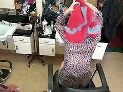 Salon cartoon delivery Shampoo