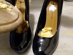 shoefetish fait chanter