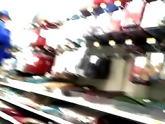 Candid mature booty giving me a show