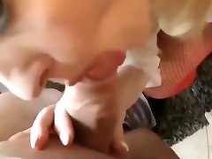 我最好的朋友的虚幻的丰满的德国妈妈喜欢当我他妈的她的阴部