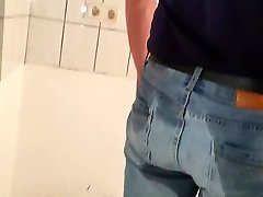 2nd piss in my skinny jeans