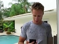 Agile Man Manages To Tempt Horny Milf For Wild Fuck