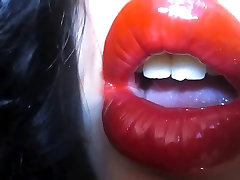 Red Lipstick Weakness