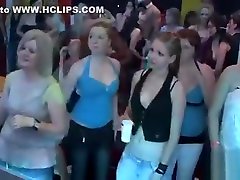 йонг девушка трахал после танца черный официант раком
