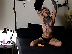 Mari Zombie role playing a naughty babghale xxxcomm for Easter