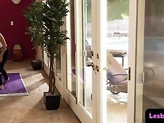 Sapphic yoga babe pussylicking glam dyke