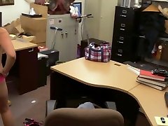 ragazza cubana scopata da un pedone cattivo