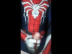 spider-man masturbować i cum w dwóch kostiumach spider-mana