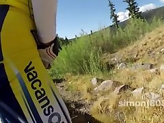 meando mientras que en bicicleta, no puedo ver la polla aunque