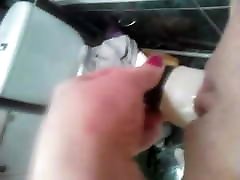Zabawa wibratorem mojej mamy