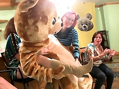 geile frauen müssen reiten und saugen stripper wild ruten