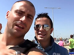 L A, Aletta Ocean And L A S In Gordas De Navidad