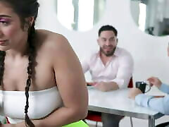pornostar barare stepsis ottiene pesce daprile & rsquo;s vibratore scherzo