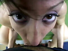 Horny babe enjoys the taste af warm cum after a mind blowing blowie