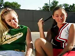Two teens start lesbian masturbation on tennis court