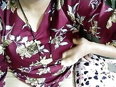 The hot desi filiphine girls brought fruit in a basket for the mistress. She eats and romances sex while talking hot sexy.