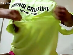 Muscled Beauty Female Body group xxx black cock Ripping Her T-shirt And Flexing